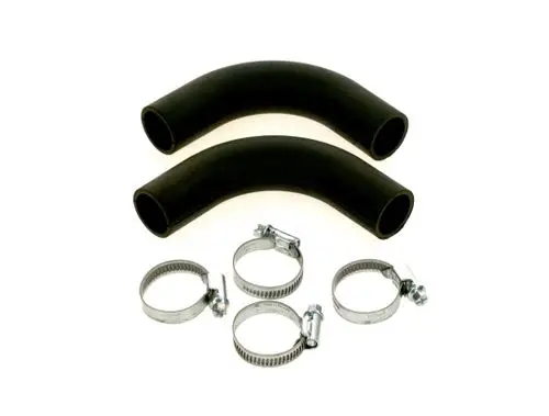 Zwei gebogene schwarze Anschlussschläuche mit dazugehörigen Metallklemmen, geeignet für den Einsatz mit Bosch Pumpen.